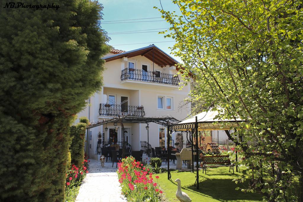 Апартаменты Pension Lale Пештани Экстерьер фото